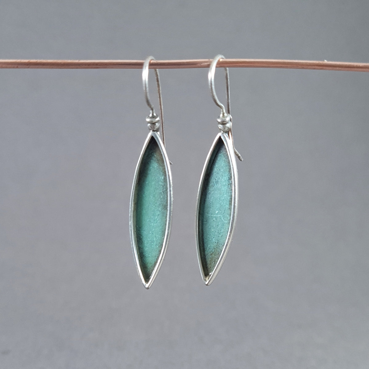 D1/10042  Silver with patina earring