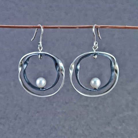 D6/10005 Silver earring with pearl