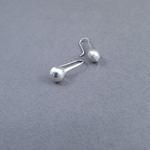 P10356  Silver earring with teardrop