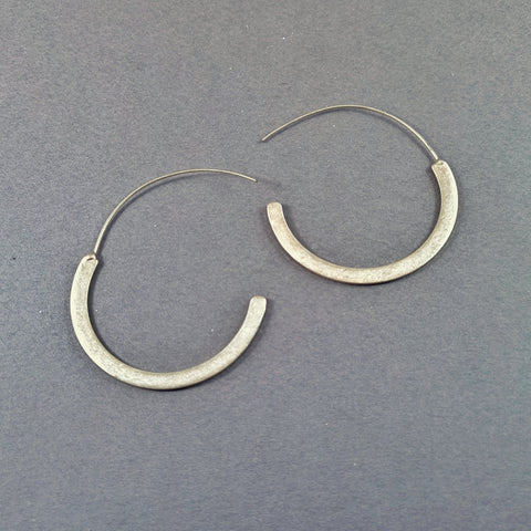 912341S Hoop style earrings