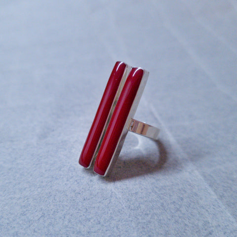 P51004 Silver ring and reconstituted coral